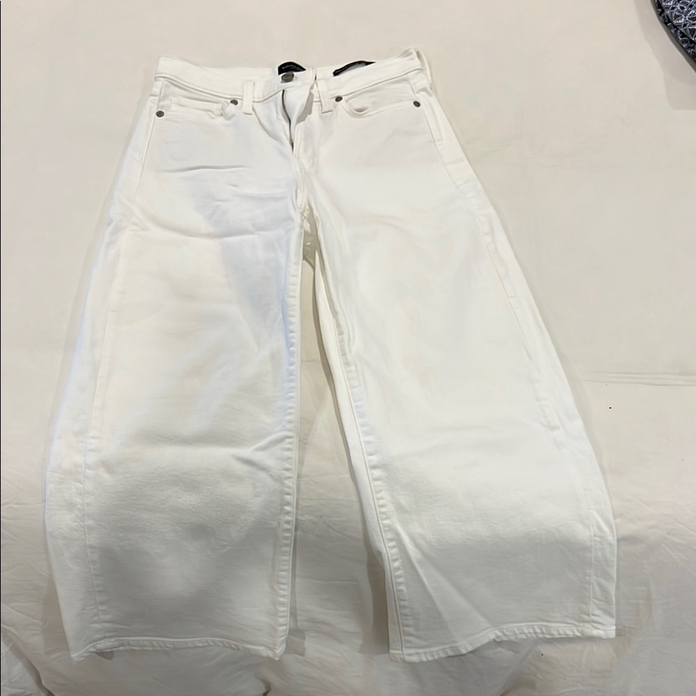 Banana Republic high rise, wide leg crop White Jeans